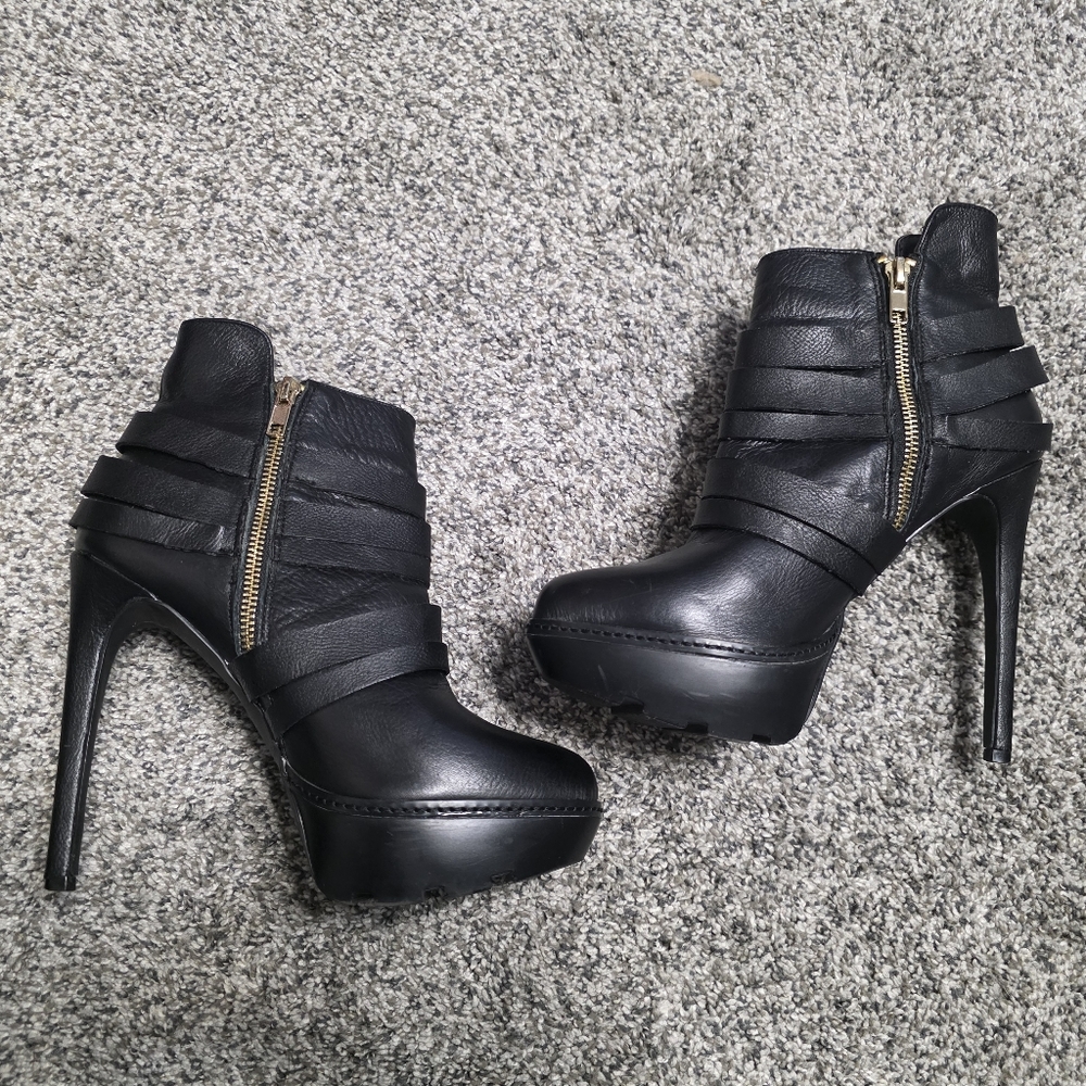 Steve Madden Genuine Leather Boots with Gold Buckle Detail And Side Zipper - Picture 6 of 13